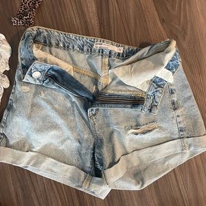 Garage mid wash mom shorts size 3 (26 waist)